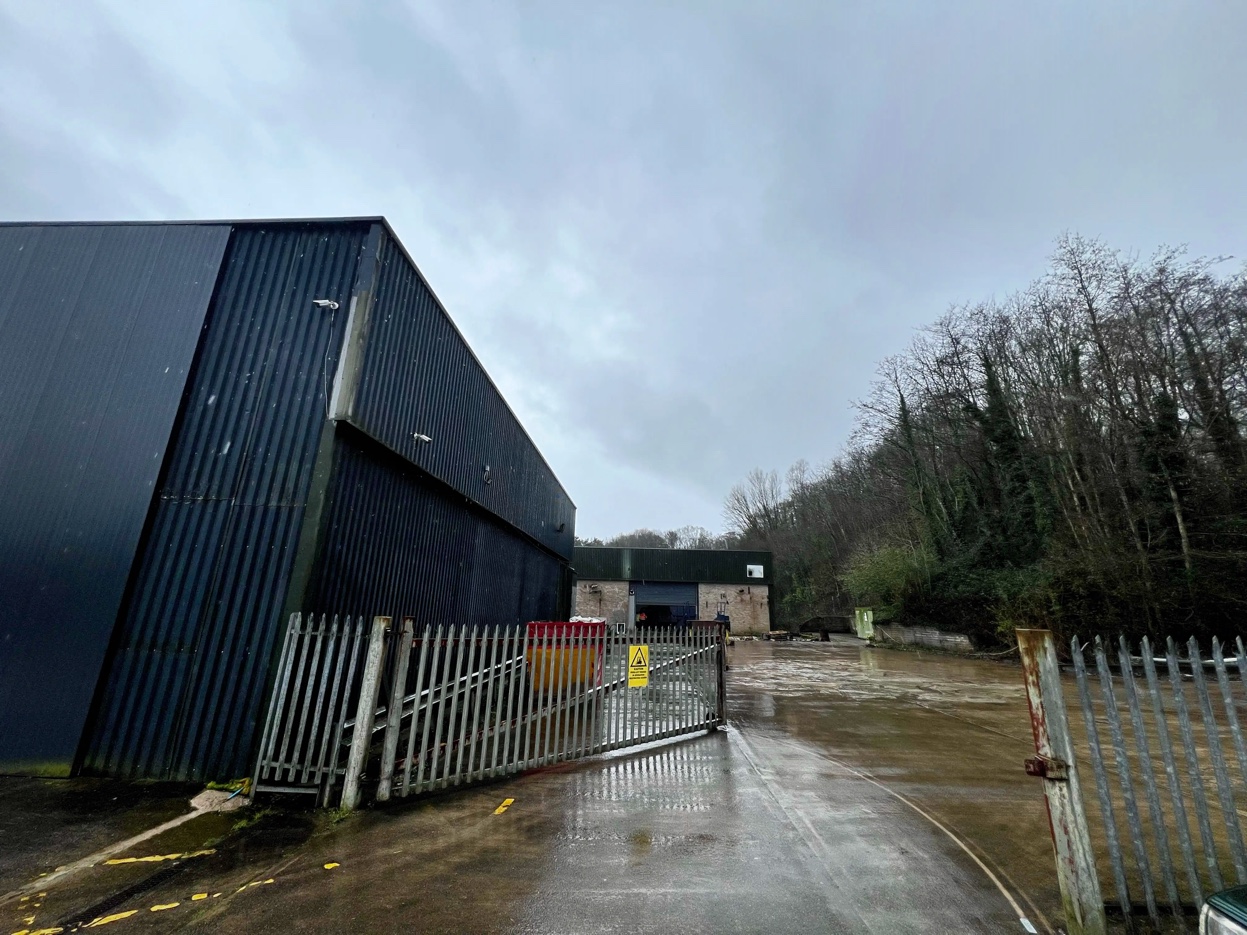 Secure gated compound at Laporsa warehouse with yard access for container vehicles